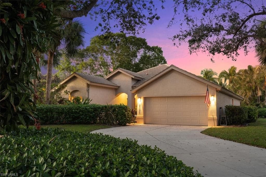 6784 SOUTHERN OAK CT NAPLES, FL 34109