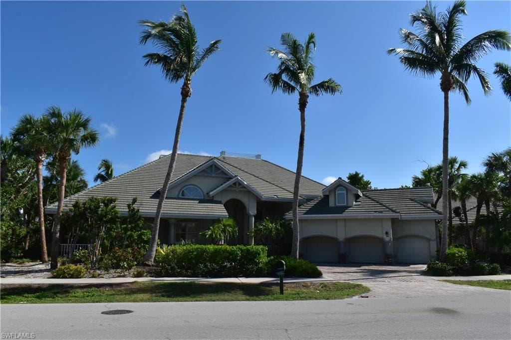 2276 Wulfert RD SANIBEL, FL 33957