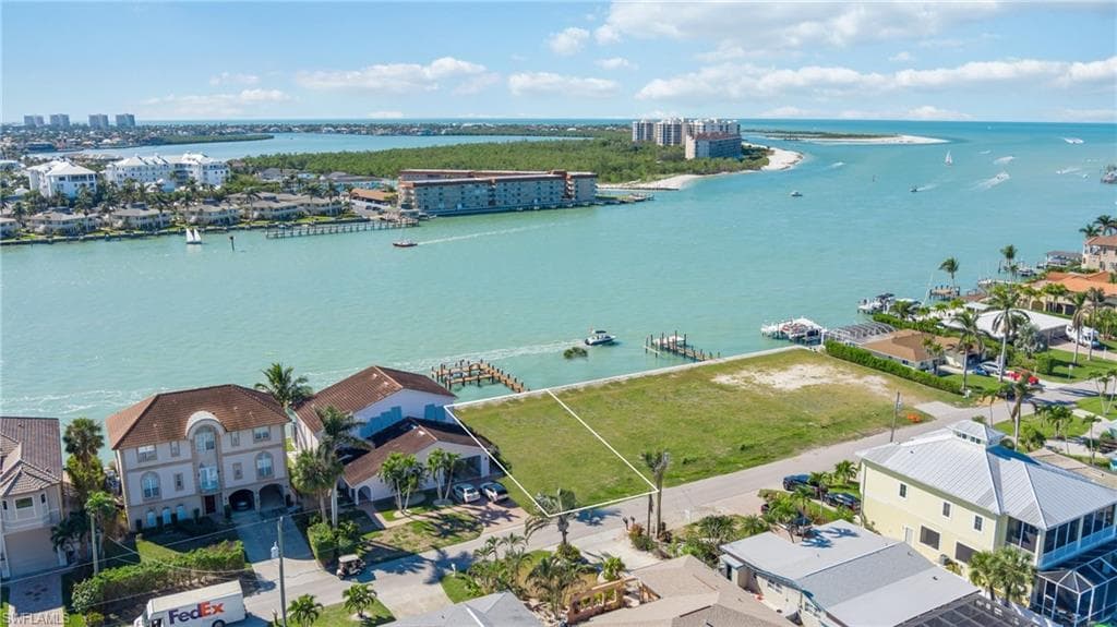 14 Pelican ST E NAPLES, FL 34113