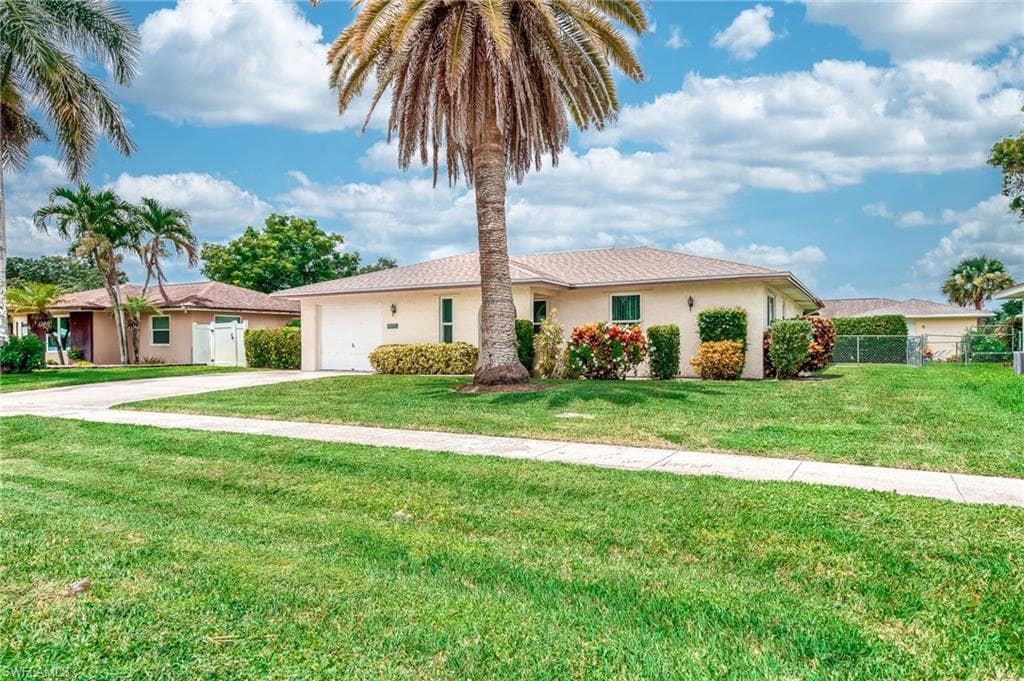 3571 Santiago WAY NAPLES, FL 34105