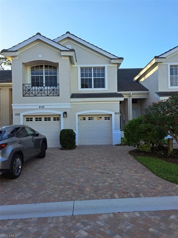 2115 Aberdeen LN 3-202 NAPLES, FL 34109