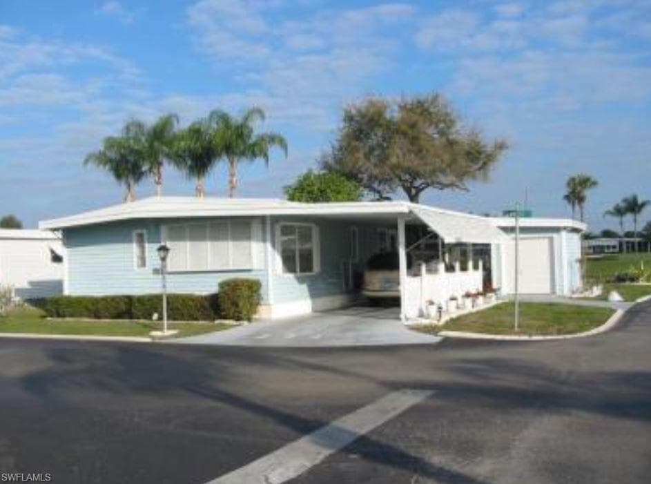 274 Boros DR NORTH FORT MYERS, FL 33903