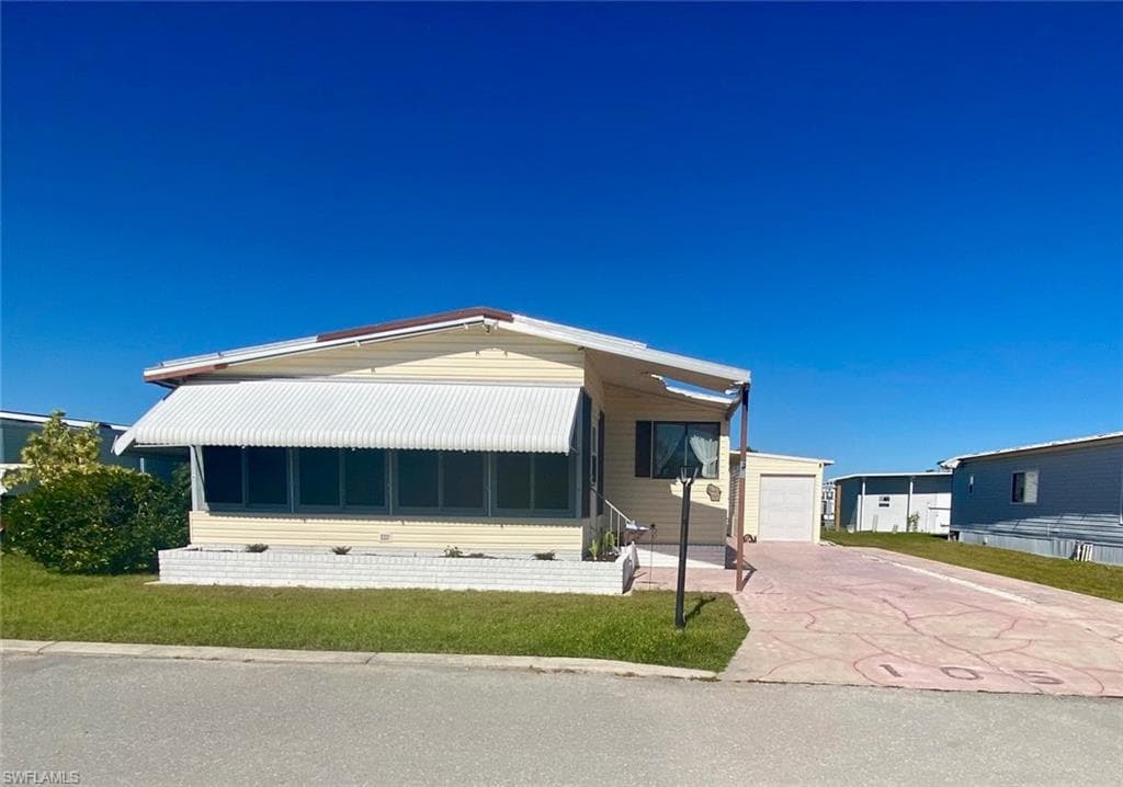 105 Snead DR NORTH FORT MYERS, FL 33903