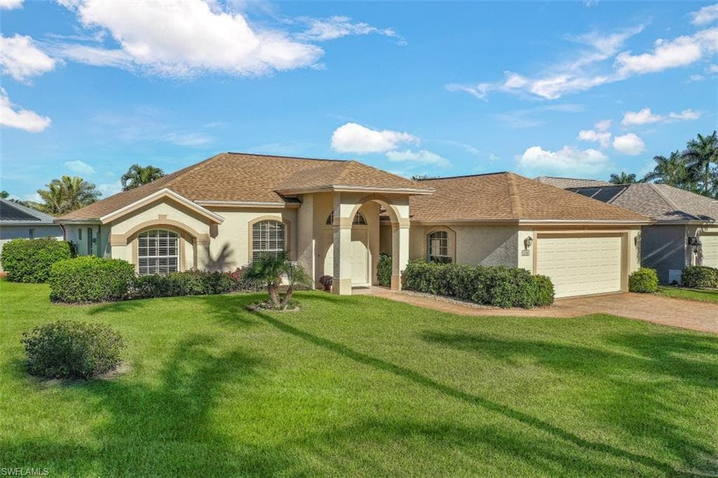 1486 Vintage LN NAPLES, FL 34104