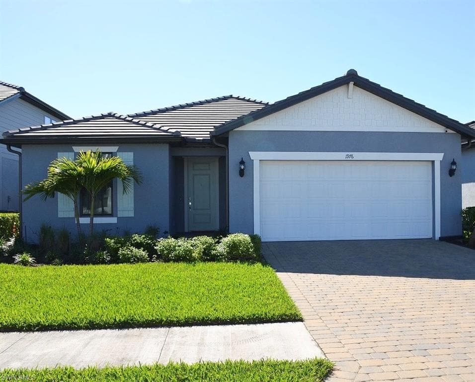1976 Yellowfin CIR NAPLES, FL 34114