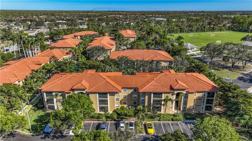 8870 Colonnades CT W 333 BONITA SPRINGS, FL 34135