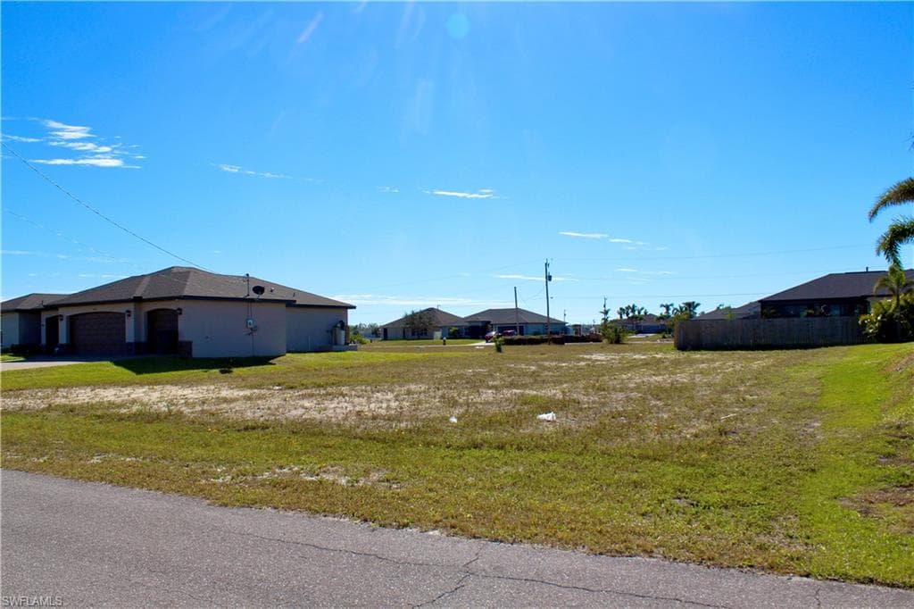 4202 NW 33rd ST CAPE CORAL, FL 33993