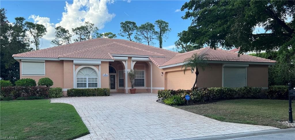 25670 Streamlet CT BONITA SPRINGS, FL 34135