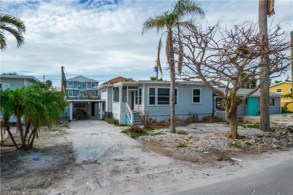 163 Pearl ST FORT MYERS BEACH, FL 33931