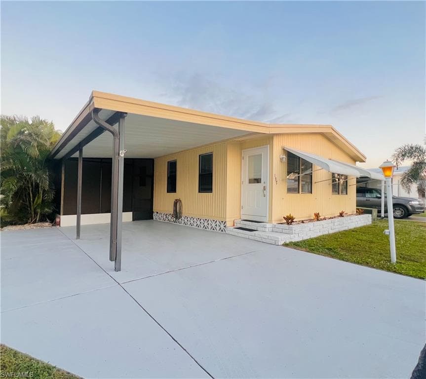 137 Kim DR NAPLES, FL 34104