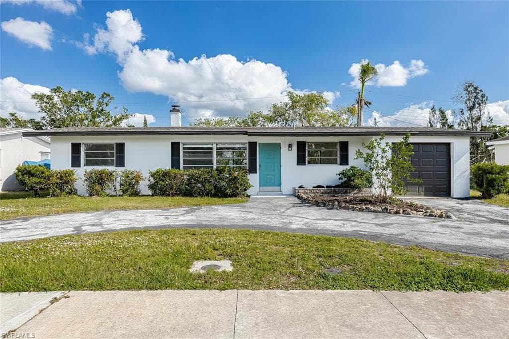 4261 Lagg AVE FORT MYERS, FL 33901