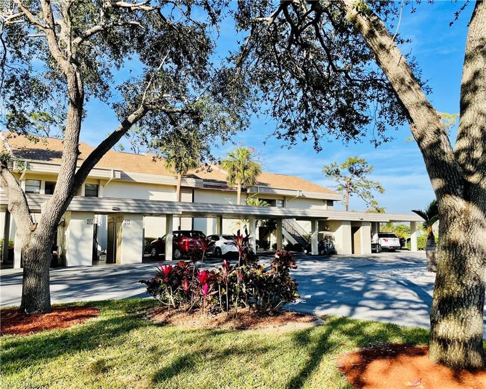 5665 Trailwinds DR 616 FORT MYERS, FL 33907