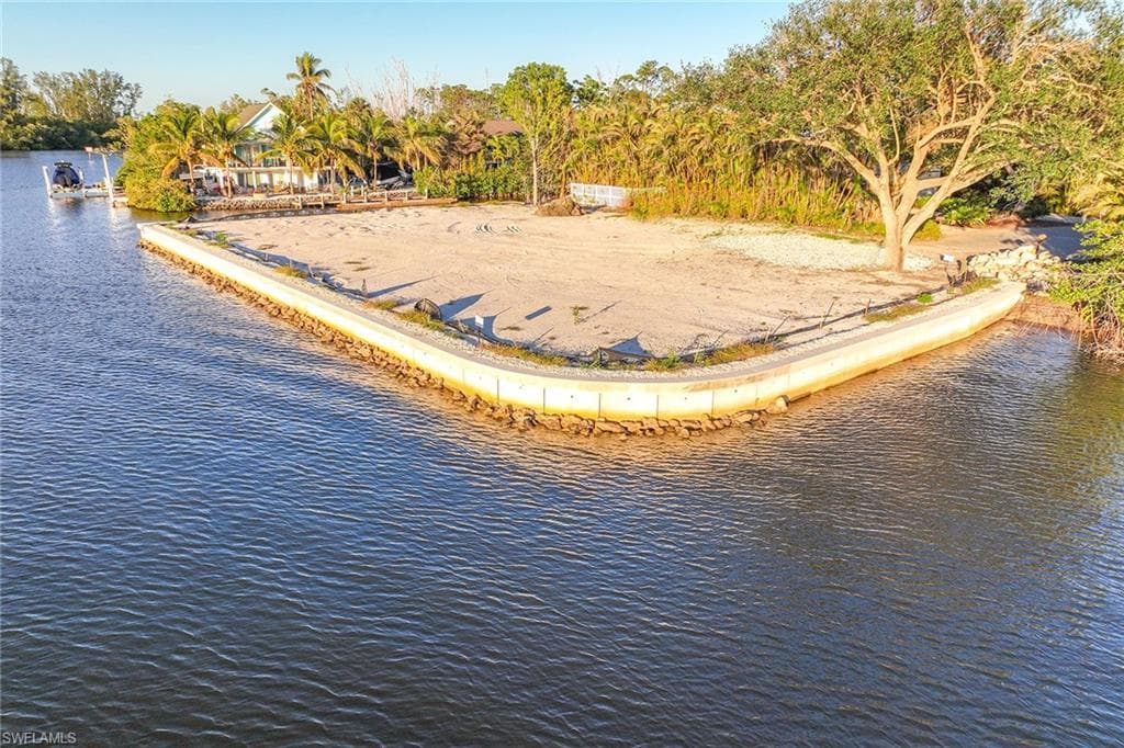 1545 Avion PL NAPLES, FL 34104