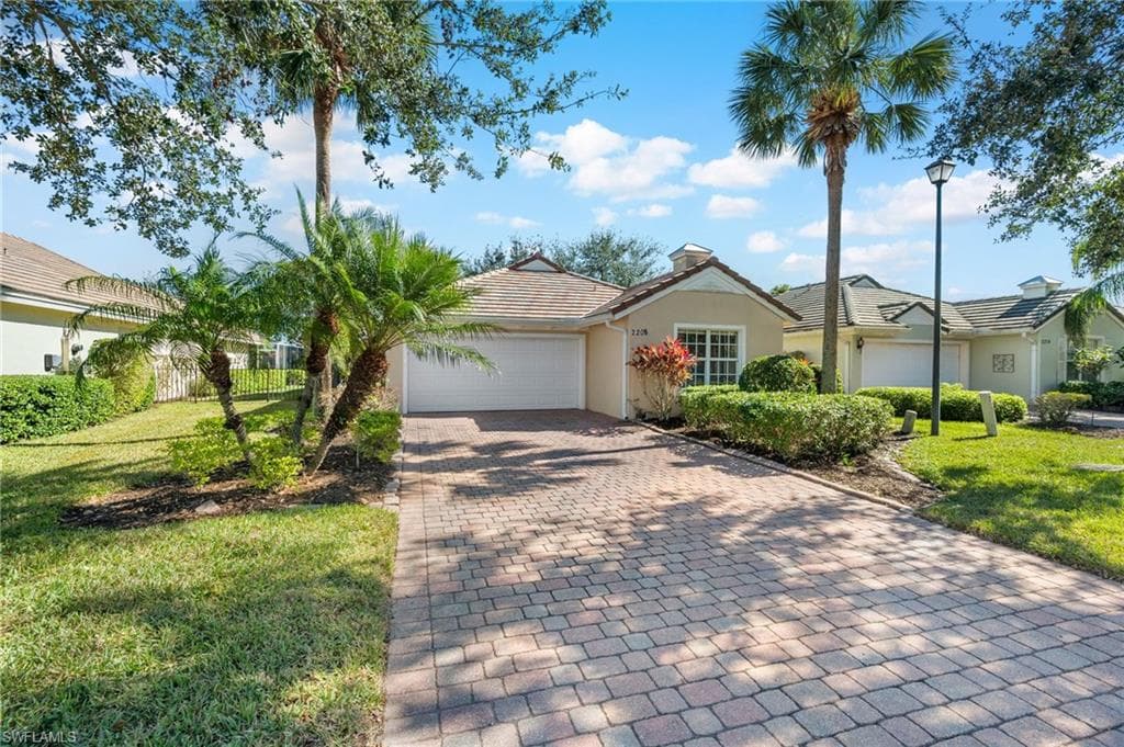 2208 Summersweet DR ALVA, FL 33920