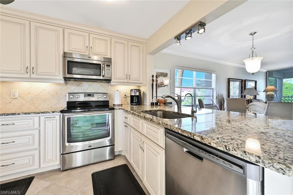 1057 Forest Lakes DR 305 NAPLES, FL 34105