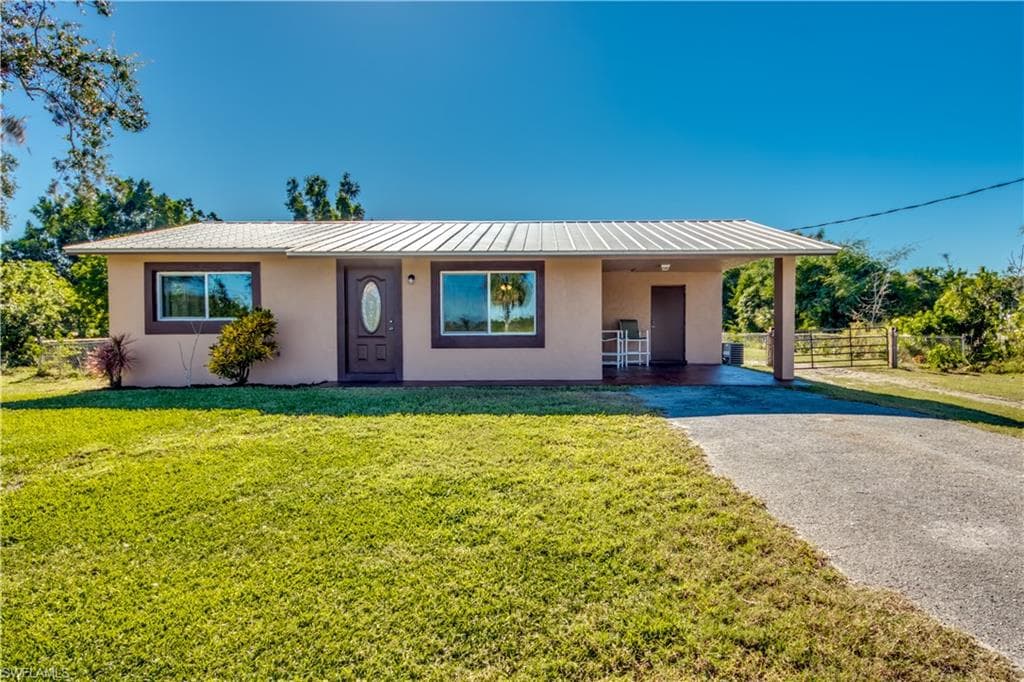 15630 Park WAY ALVA, FL 33920