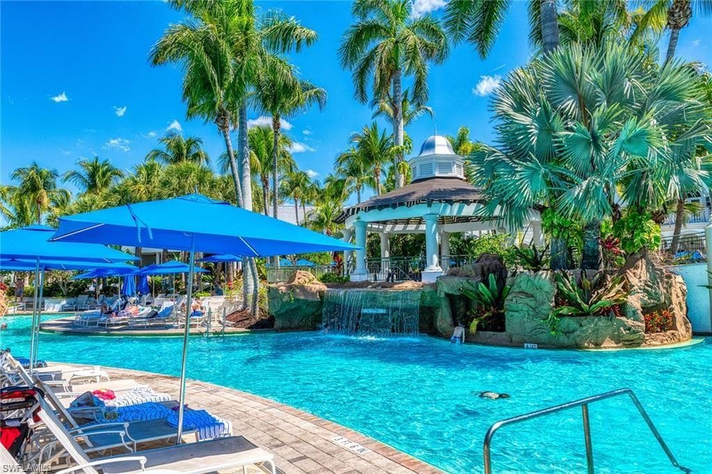 3153 Aviamar CIR 202 NAPLES, FL 34114
