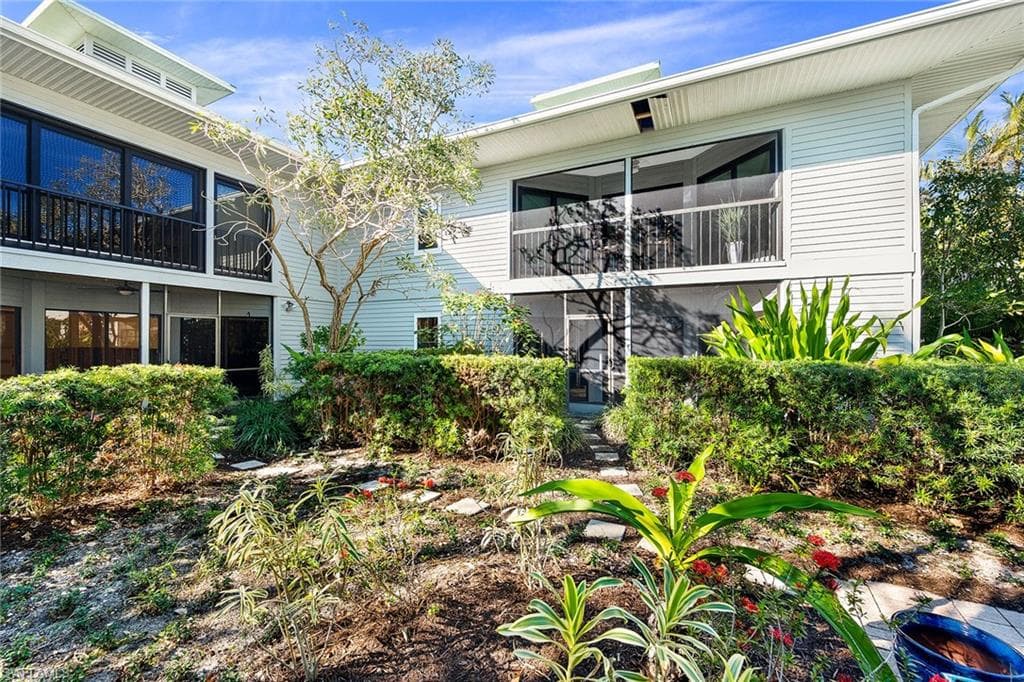 392 7th AVE S NAPLES, FL 34102
