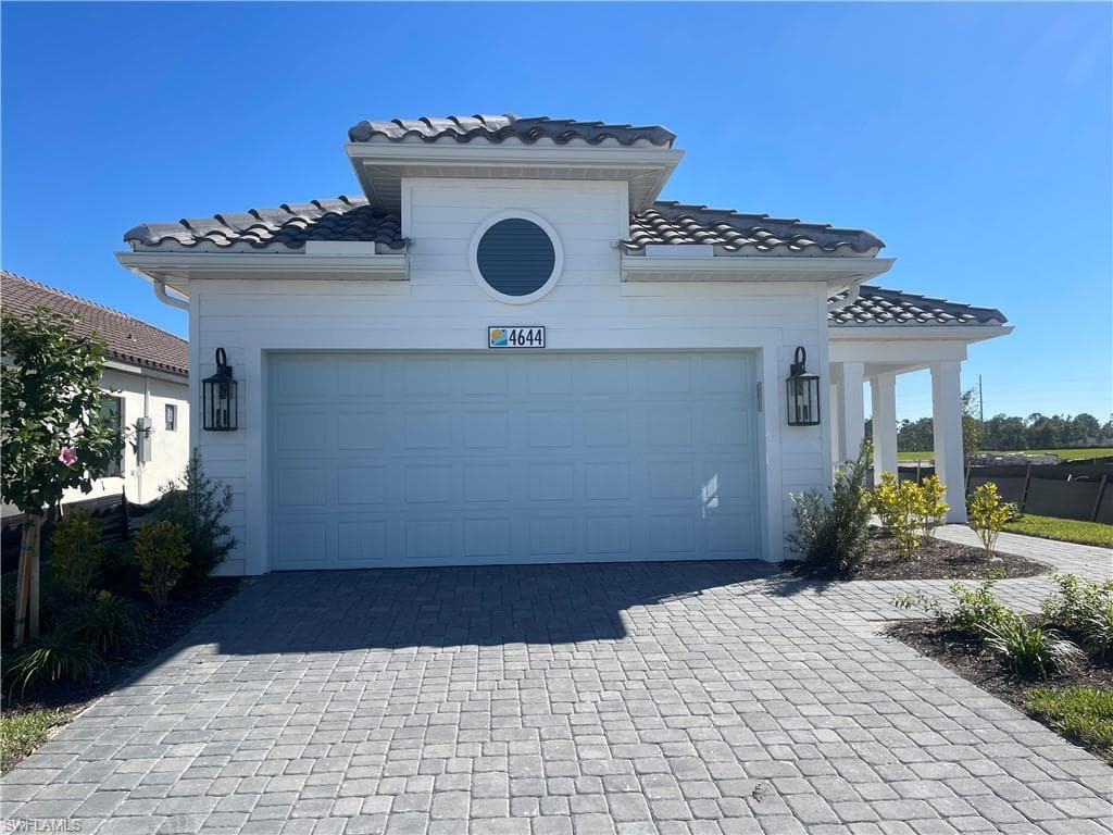 4644 Centaurus CIR NAPLES, FL 34120