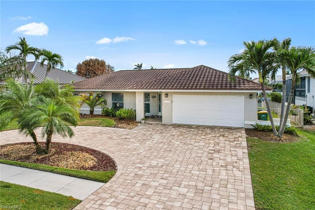 1141 Twin Oak CT MARCO ISLAND, FL 34145