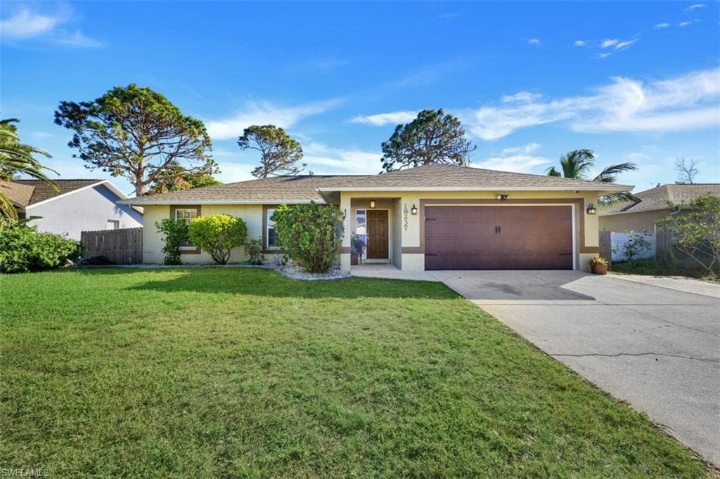 18237 Apple RD FORT MYERS, FL 33967