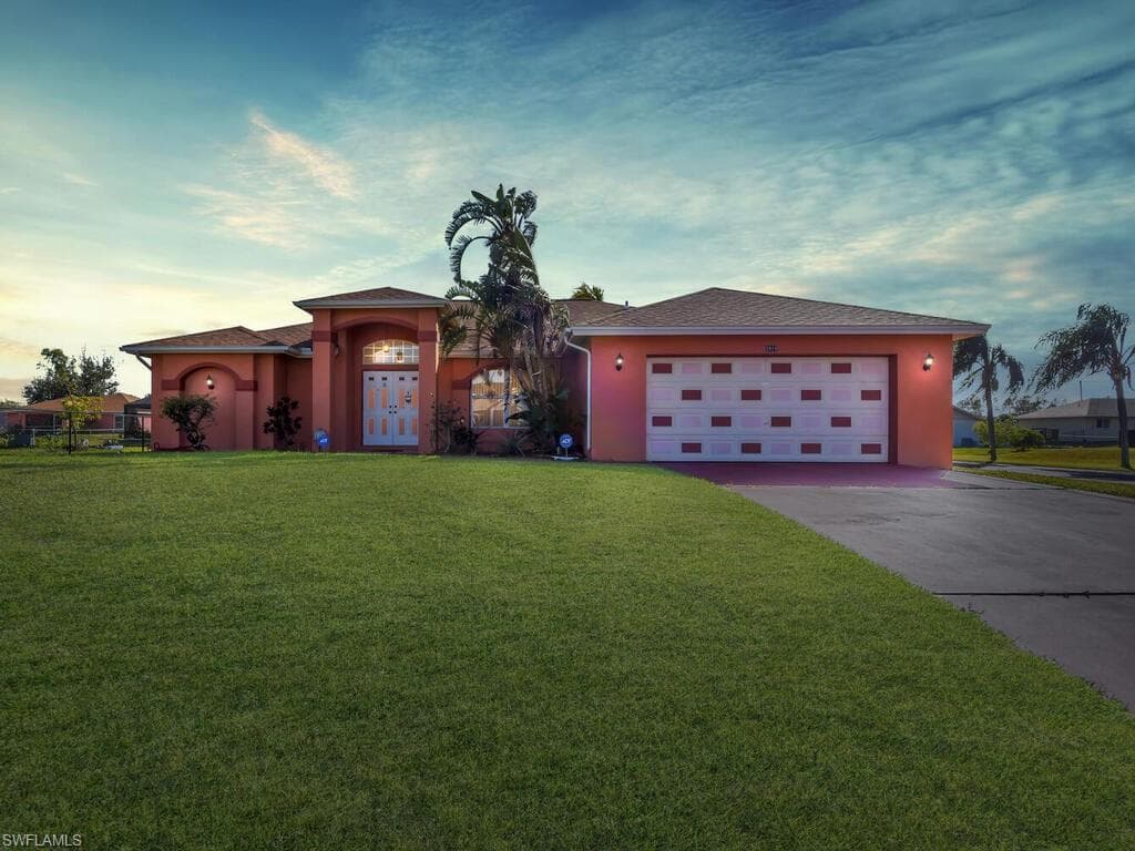 3919 6th ST W LEHIGH ACRES, FL 33971