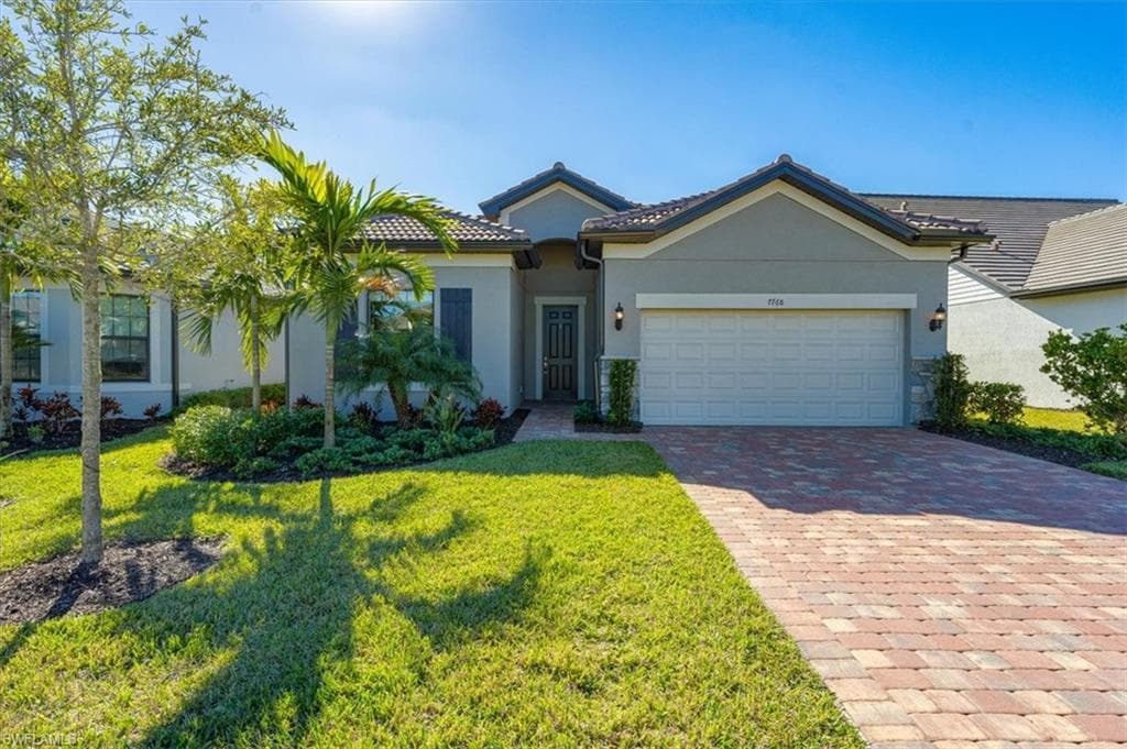 7768 Winding Cypress DR NAPLES, FL 34114