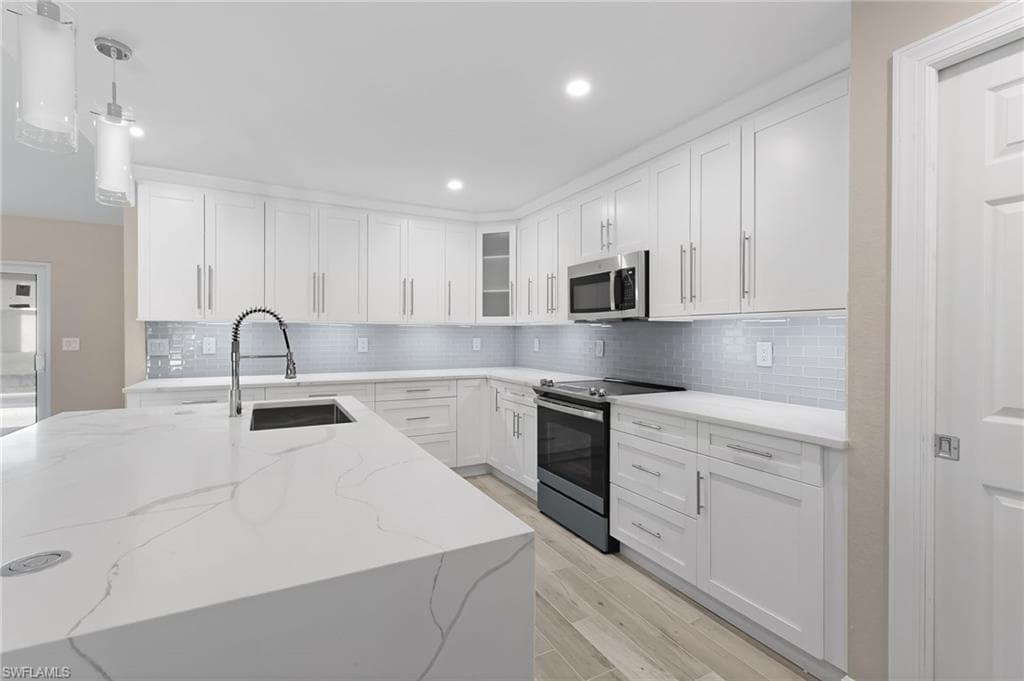 2123 Surfside BLVD CAPE CORAL, FL 33991