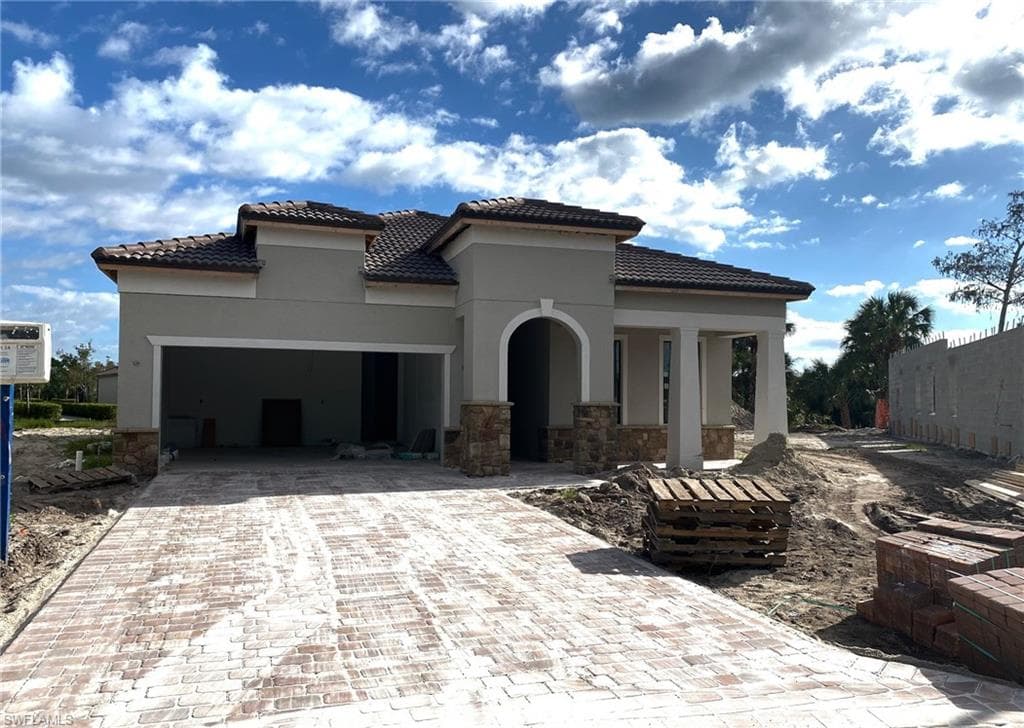 9284 Cormorant DR NAPLES, FL 34120