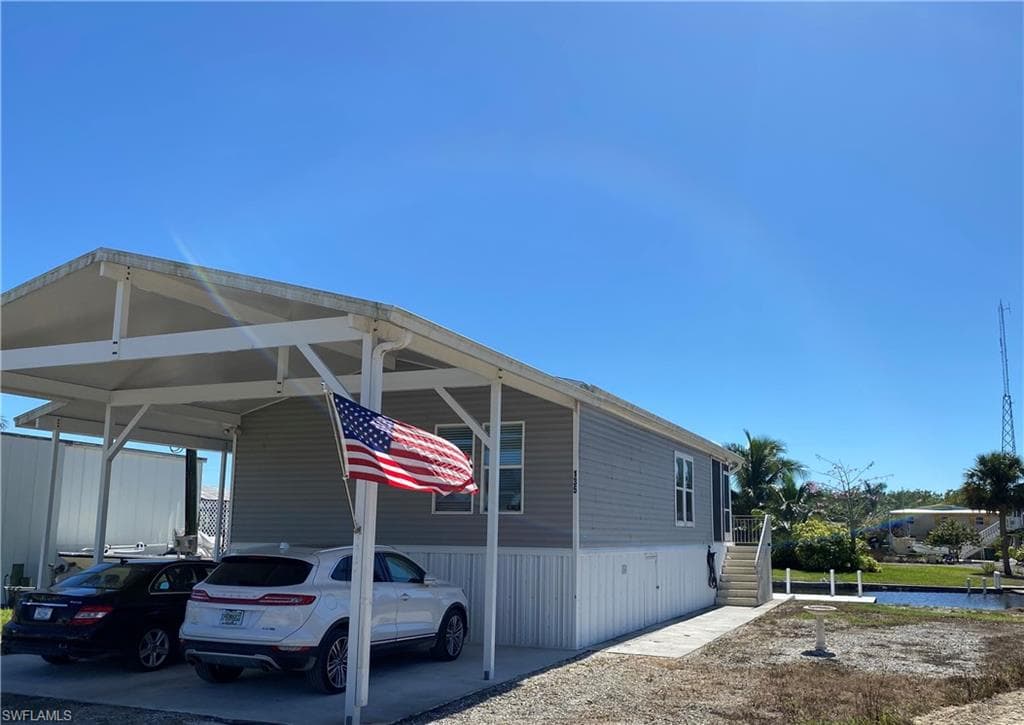 135 Flicker LN EVERGLADES CITY, FL 34139