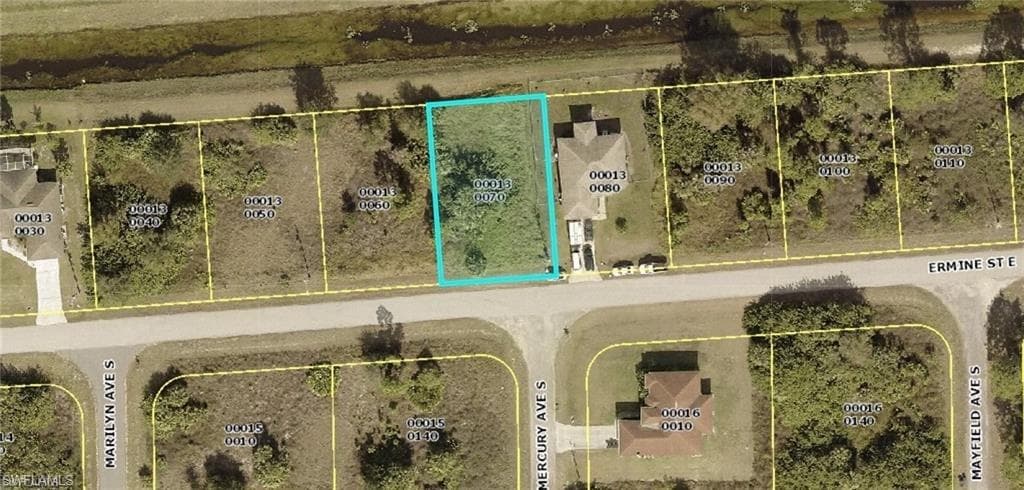 1213 Ermine ST E LEHIGH ACRES, FL 33974