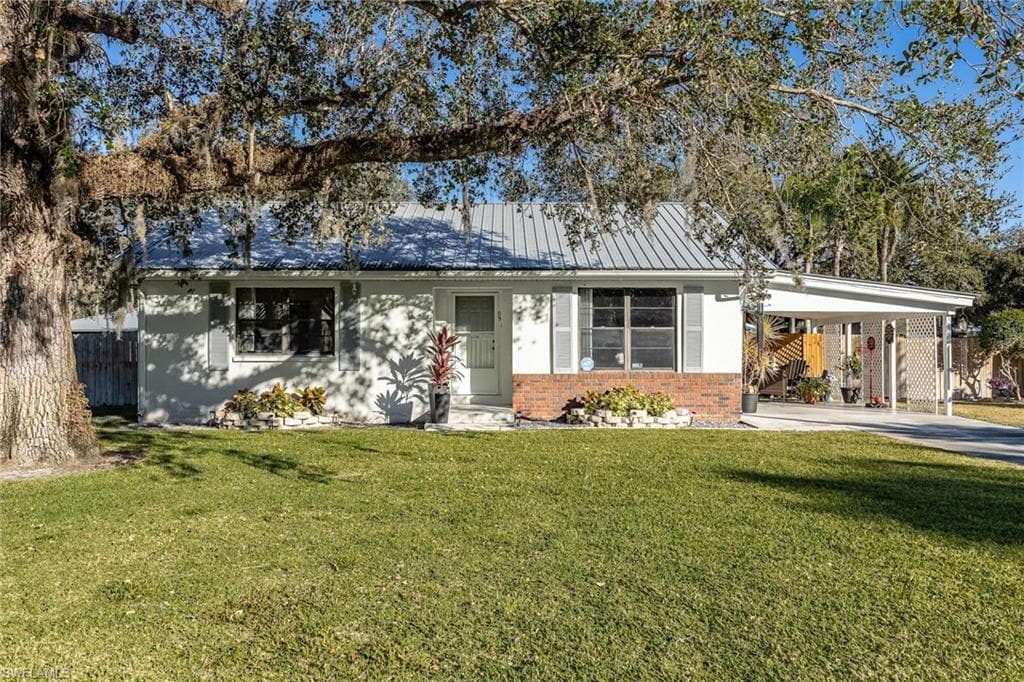 95 Florida ST LABELLE, FL 33935