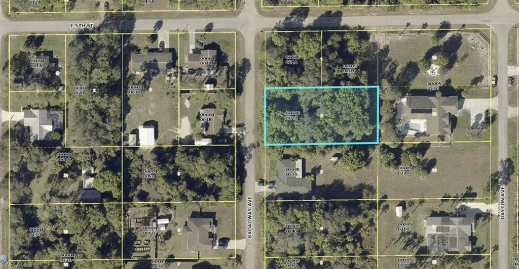 420 Broadway AVE LEHIGH ACRES, FL 33972