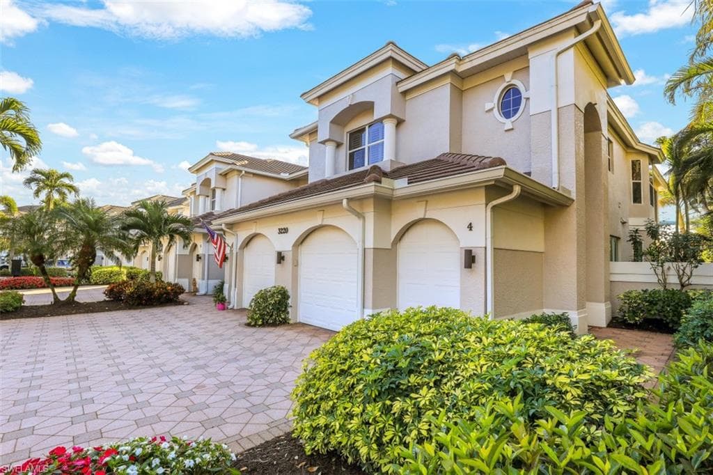 3220 Hamlet DR 10-4 NAPLES, FL 34105