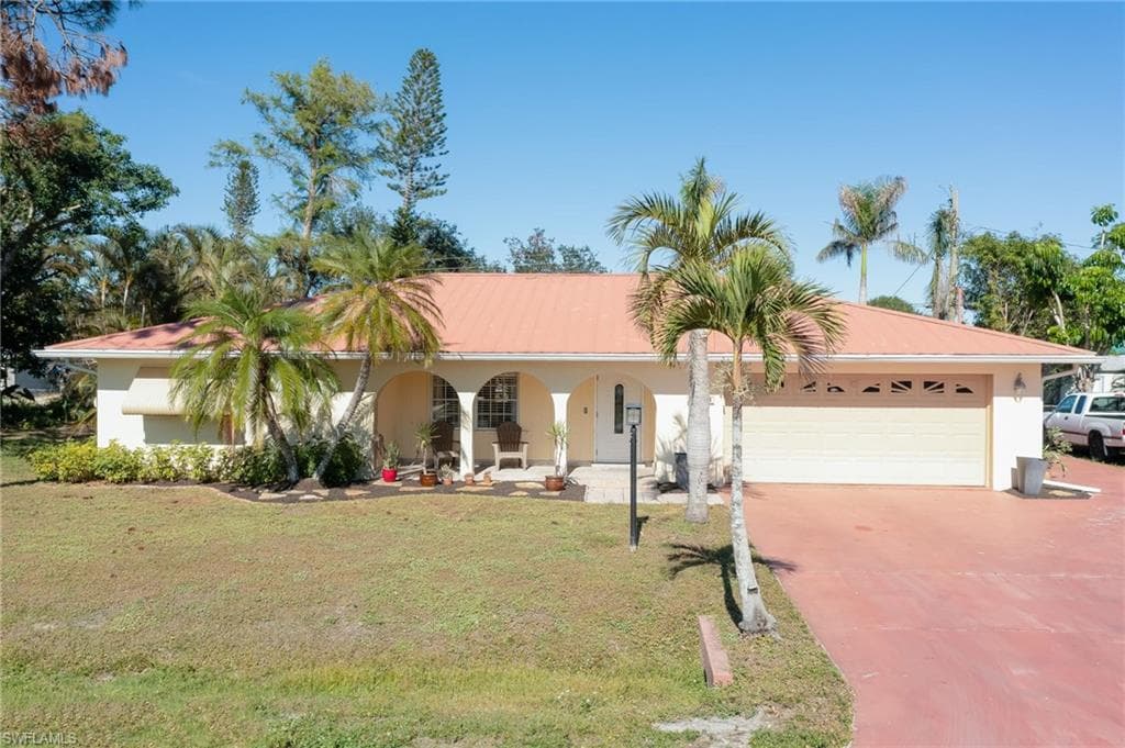 2343 Burton AVE FORT MYERS, FL 33907