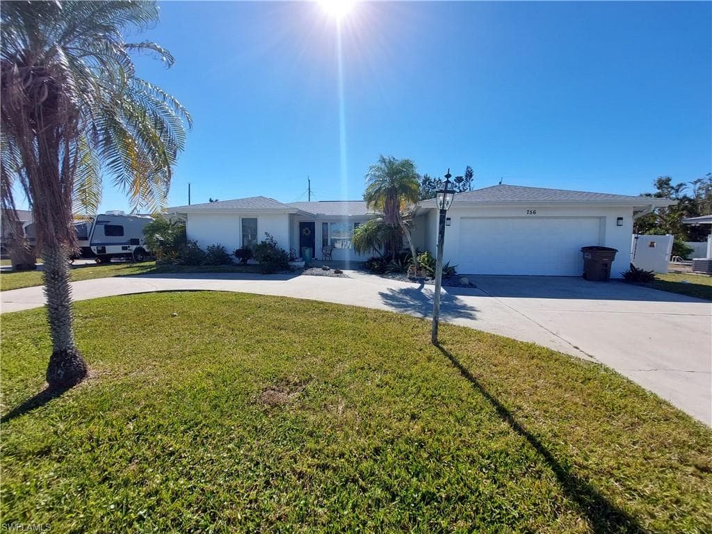756 Coral DR CAPE CORAL, FL 33904