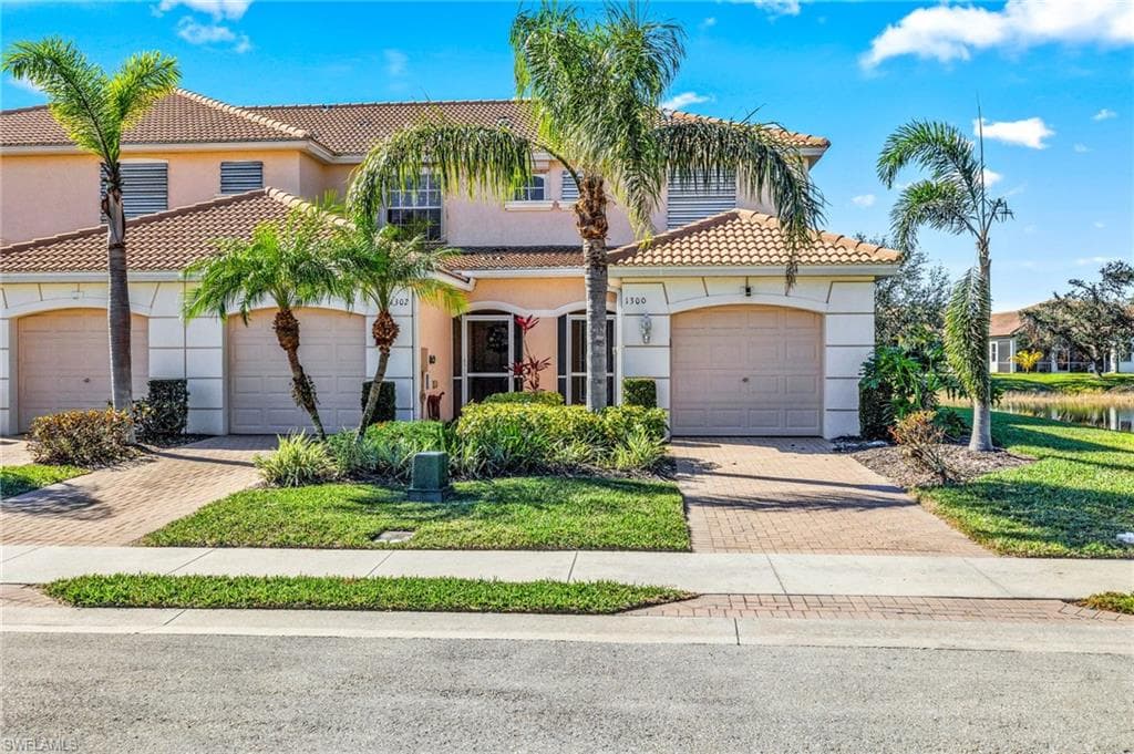 1302 Weeping Willow CT CAPE CORAL, FL 33909