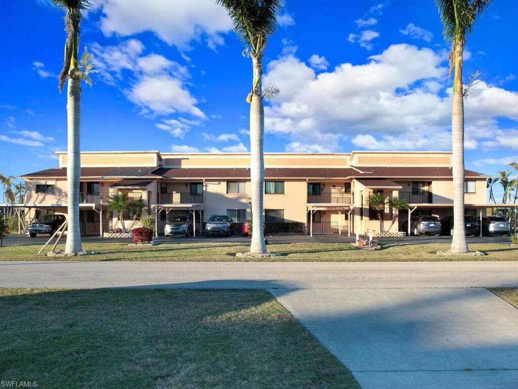 1003 SW 47th TER 103 CAPE CORAL, FL 33914