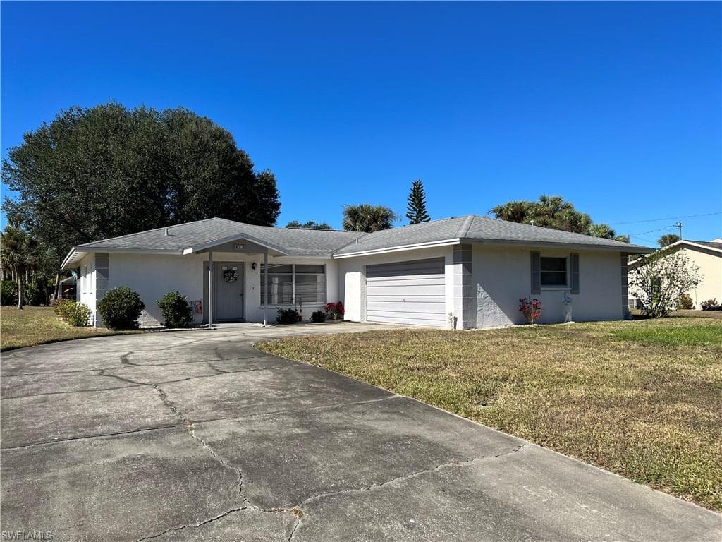 413 Roosevelt AVE LEHIGH ACRES, FL 33936