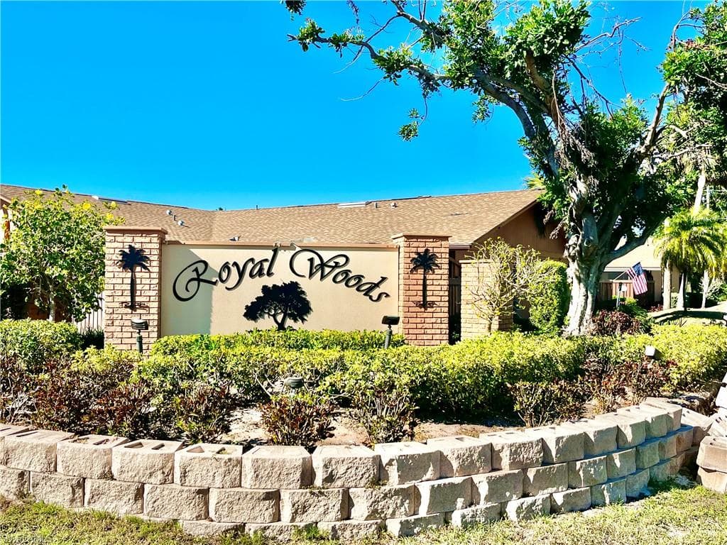6301 Royal Woods DR W FORT MYERS, FL 33908