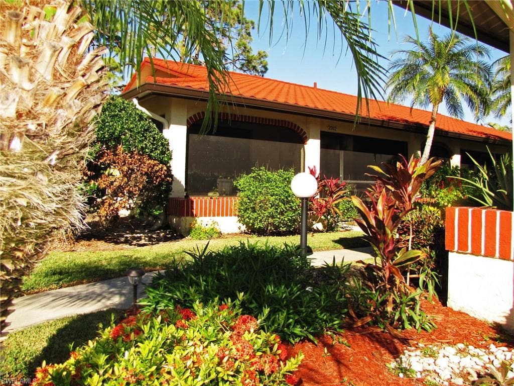 2002 PINE ISLE LN 2002 NAPLES, FL 34112
