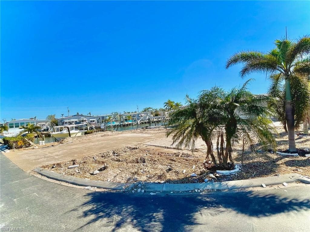 3042 Bowsprit LN OTHER, FL 33956