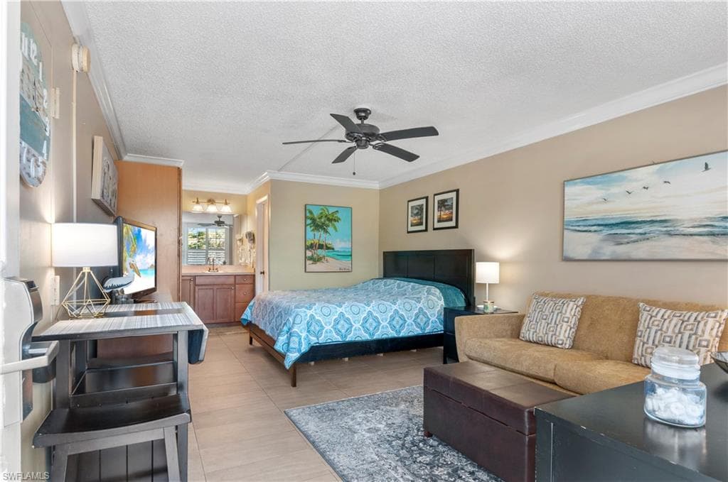 2555 9TH ST N 202 NAPLES, FL 34103