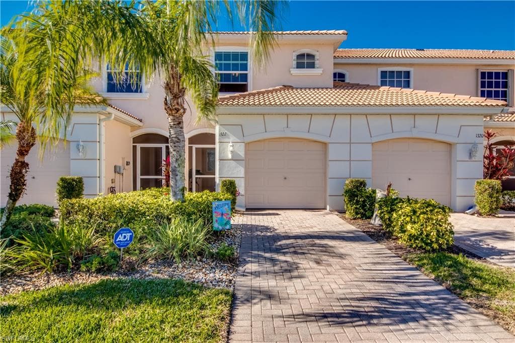 1322 Weeping Willow CT CAPE CORAL, FL 33909