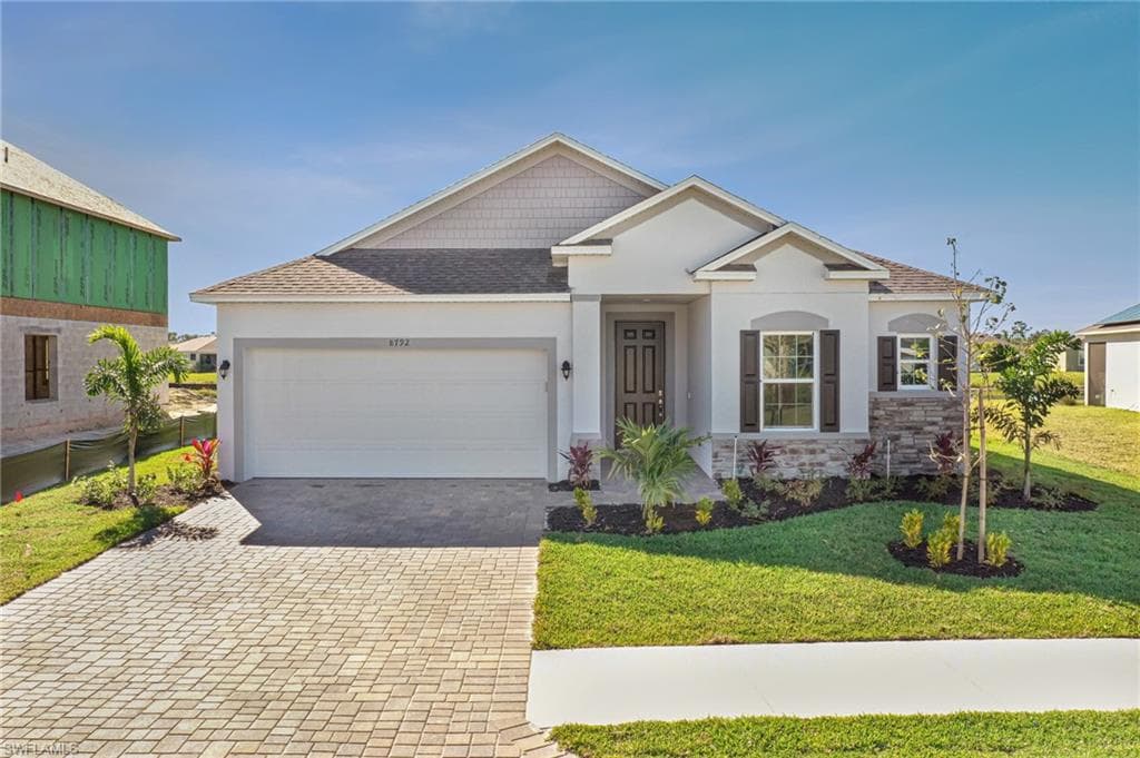 8792 Cascade Price CIR NORTH FORT MYERS, FL 33917