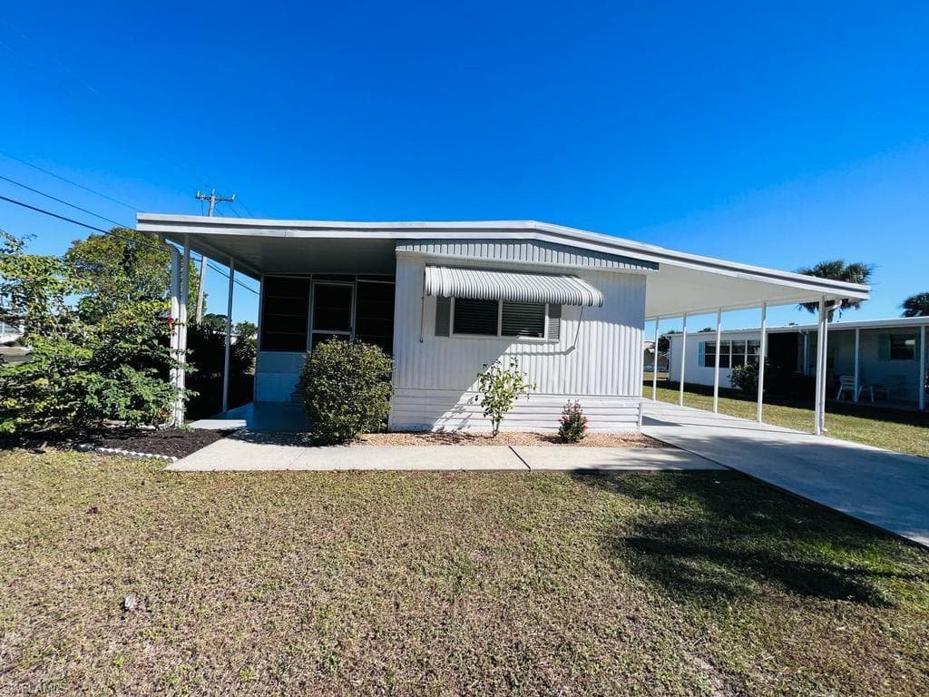 27515 Hoenie DR BONITA SPRINGS, FL 34135