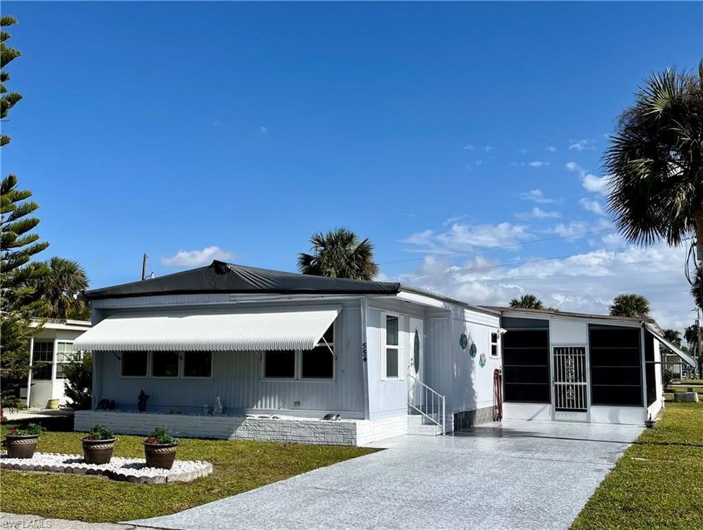 554 Peace Lake CT NORTH FORT MYERS, FL 33917