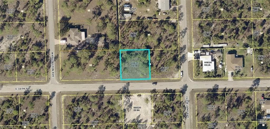 1405 E 10th ST LEHIGH ACRES, FL 33972