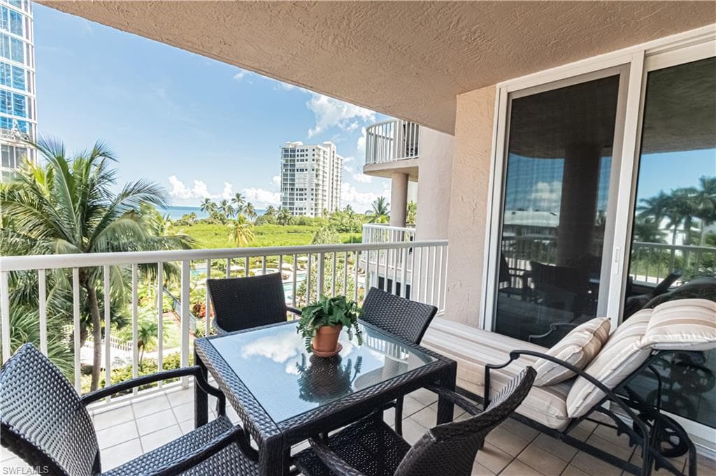 40 Seagate DR 201-A NAPLES, FL 34103