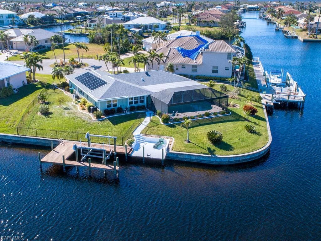 3901 27th CT CAPE CORAL, FL 33914